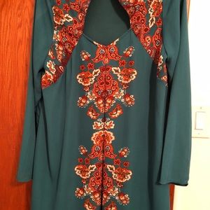 Dress with a very nice design front and back.